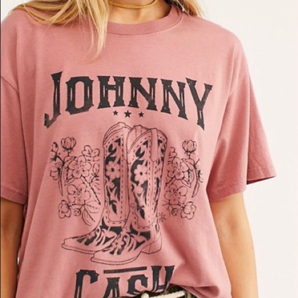 In search of this tee!!!!